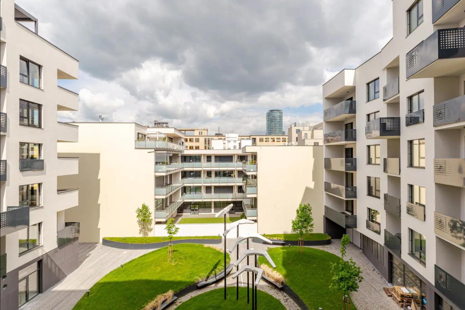 Magnolie Presidential Garden Free Parking Pressburg